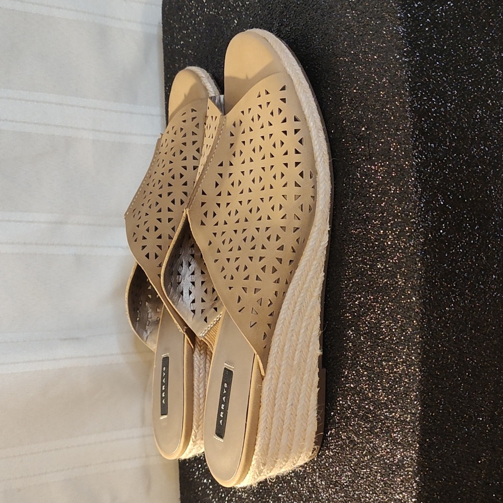 Array Slippers - image 2